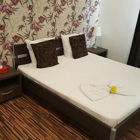 Hotel Viva Плоєшті Екстер'єр фото