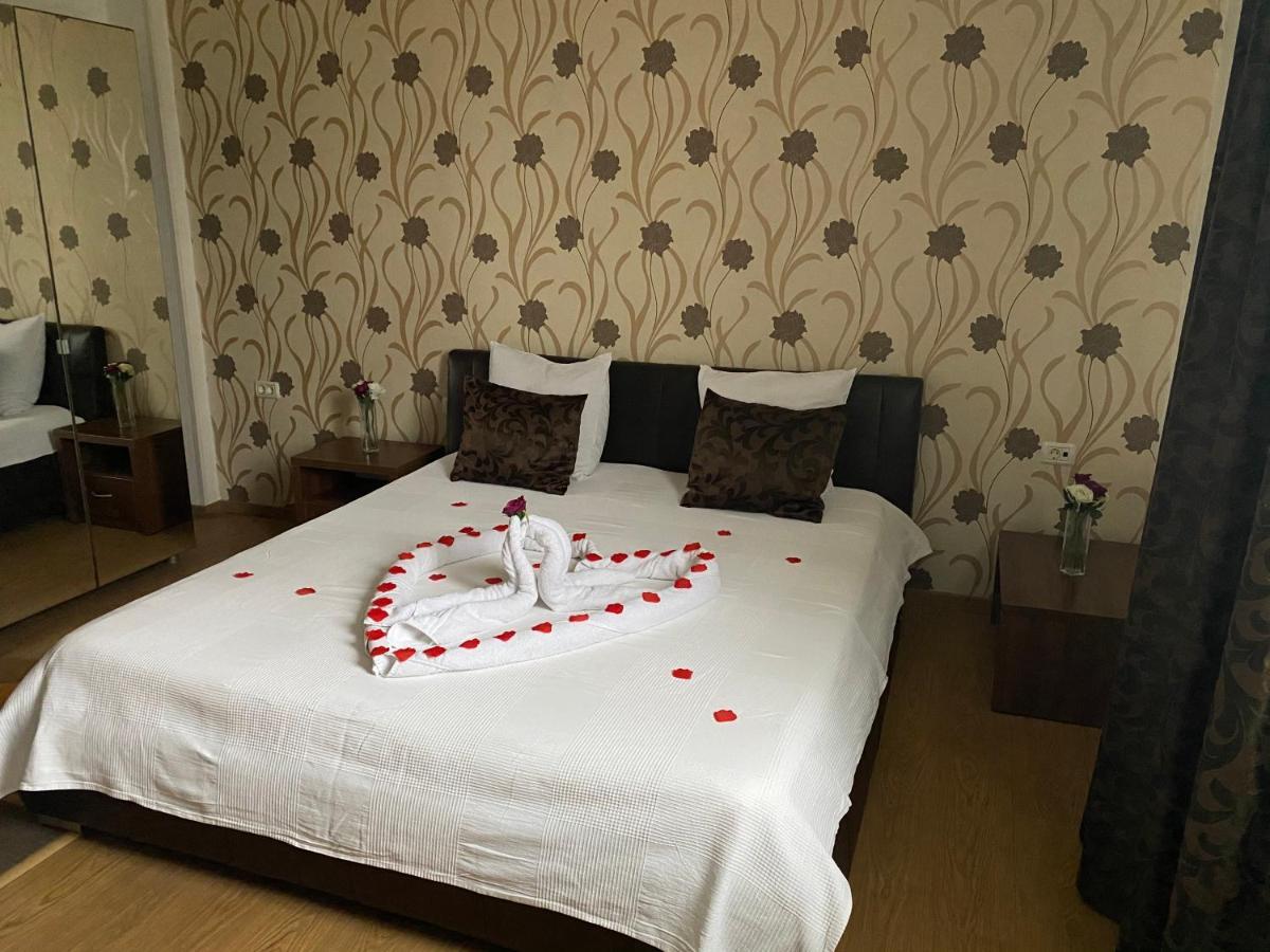 Hotel Viva Плоєшті Екстер'єр фото