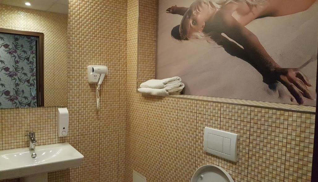Hotel Viva Плоєшті Екстер'єр фото