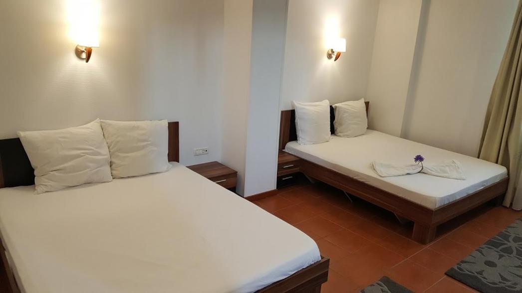Hotel Viva Плоєшті Екстер'єр фото